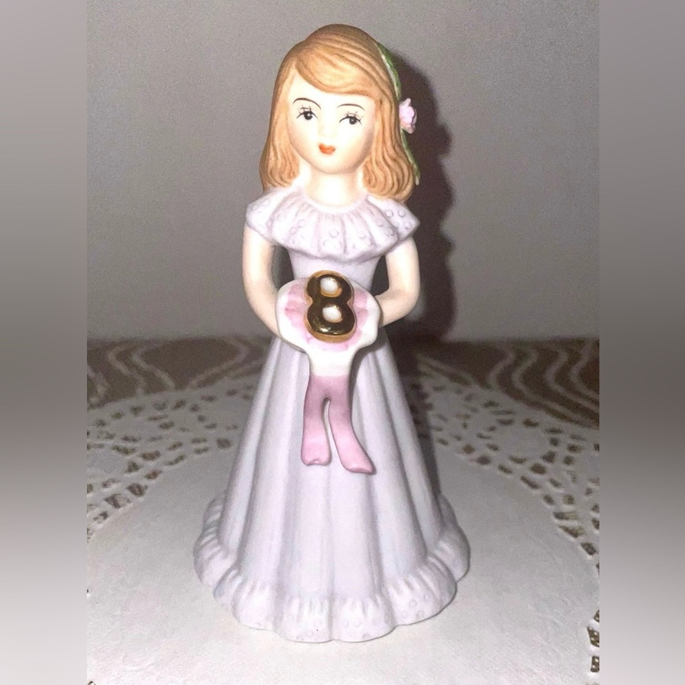 Growing Up Birthday Girls * 8 yrs * Lavender Dress Flower Bouquet Collectible